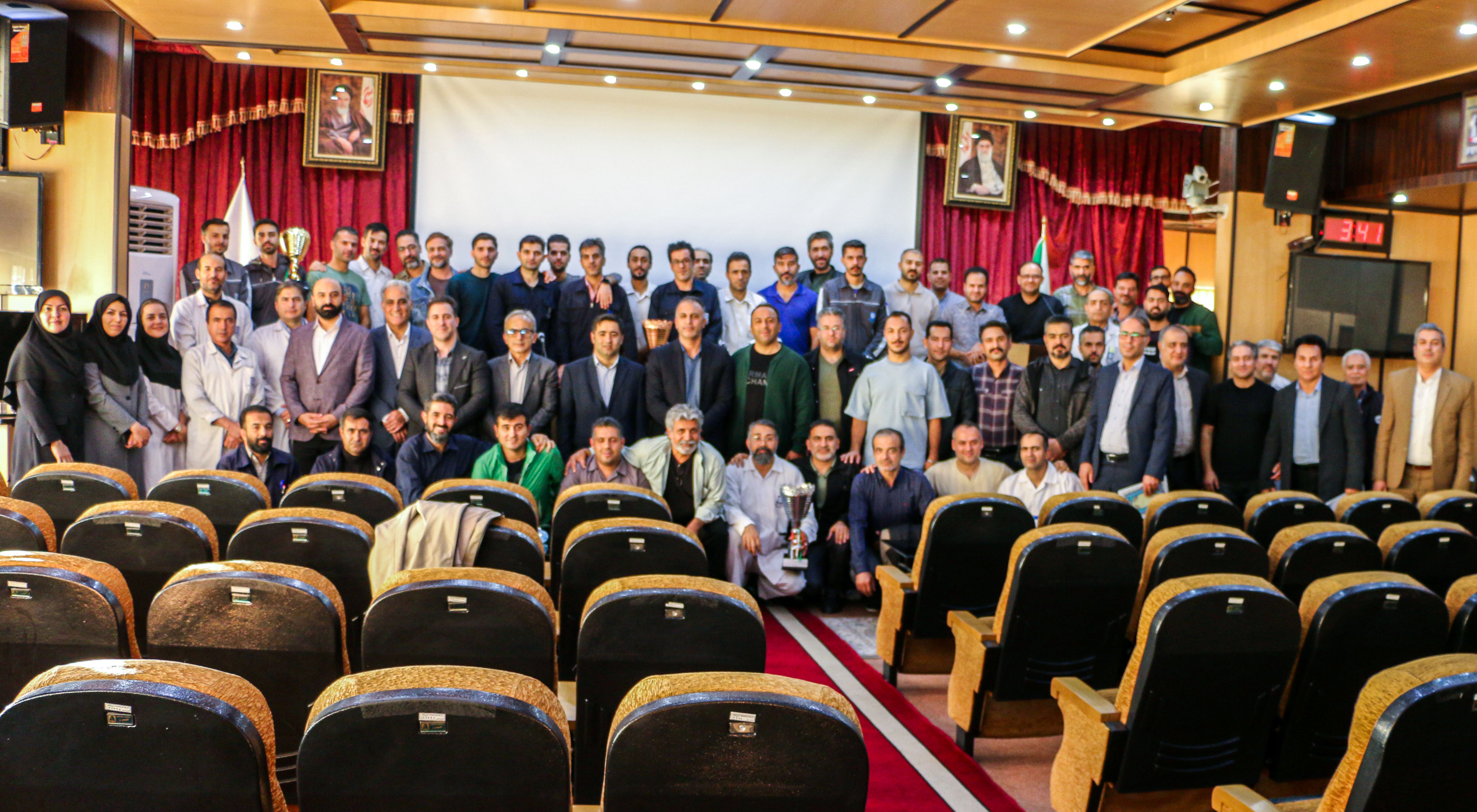 برگزیدگان مسابقات ورزشی هفته دفاع مقدس شرکت کارخانجات داروپخش معرفی شدند