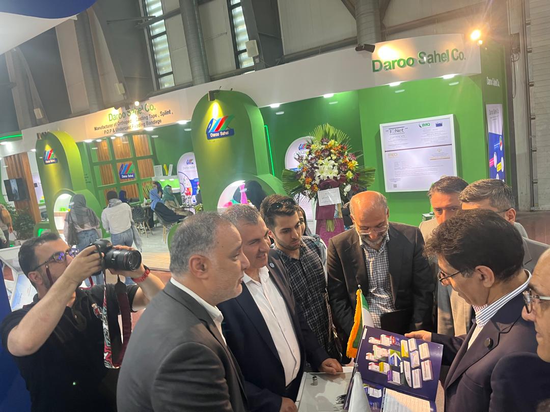 بازدید مدیرعامل شستا از غرفه شرکت کارخانجات داروپخش در نمایشگاه بین‌المللی ایران اکسپو ۱۴۰۴